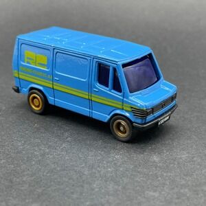 Maisto Pull Back Mercedes-Benz 307D Delivery Van Blue Racing Club Diecast 1/64